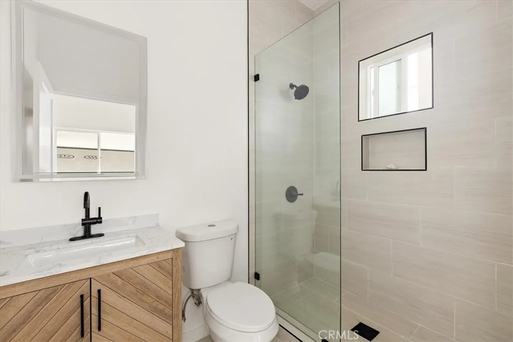 642 E Fairview Boulevard, Inglewood, California 90302 home-pic-20